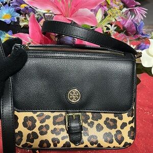 TORY Burch pre loved condition🌷